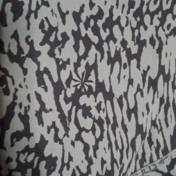 Athleta Salutation Stash Pocket 2 Printed 7/8 Tights Pockets Size 1X - Picture 9 of 9